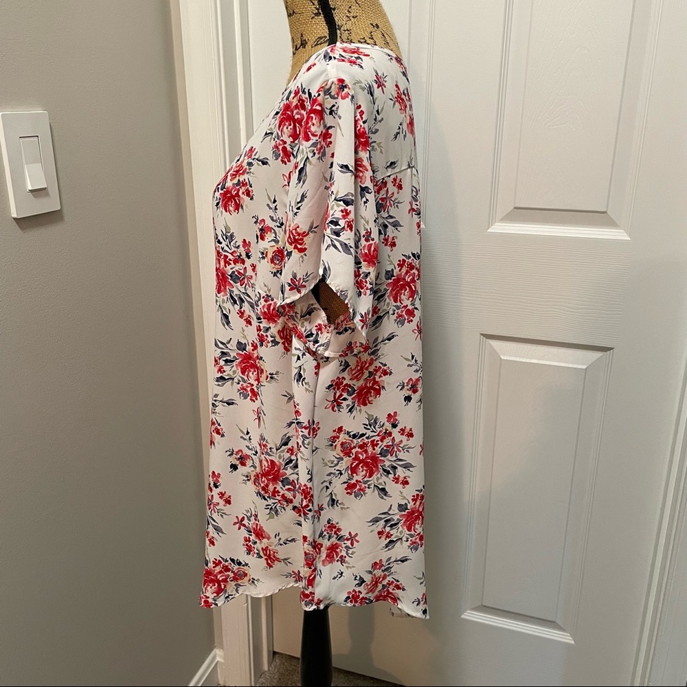 Torrid Floral Blouse - Picture 3 of 8